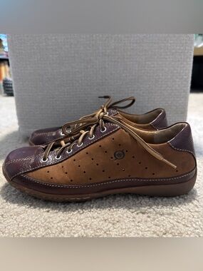 Born Women’s Hawkeye Leather Two-Toned Leather Oxford Shoes
